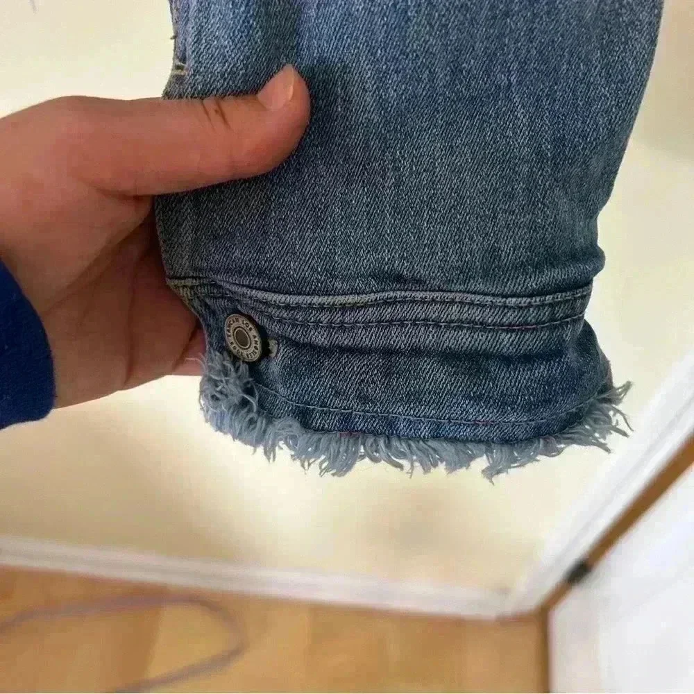KanCan Destroyed Raw Frayed Hem Cropped Jean Jacket Size L - Picture 4 of 7